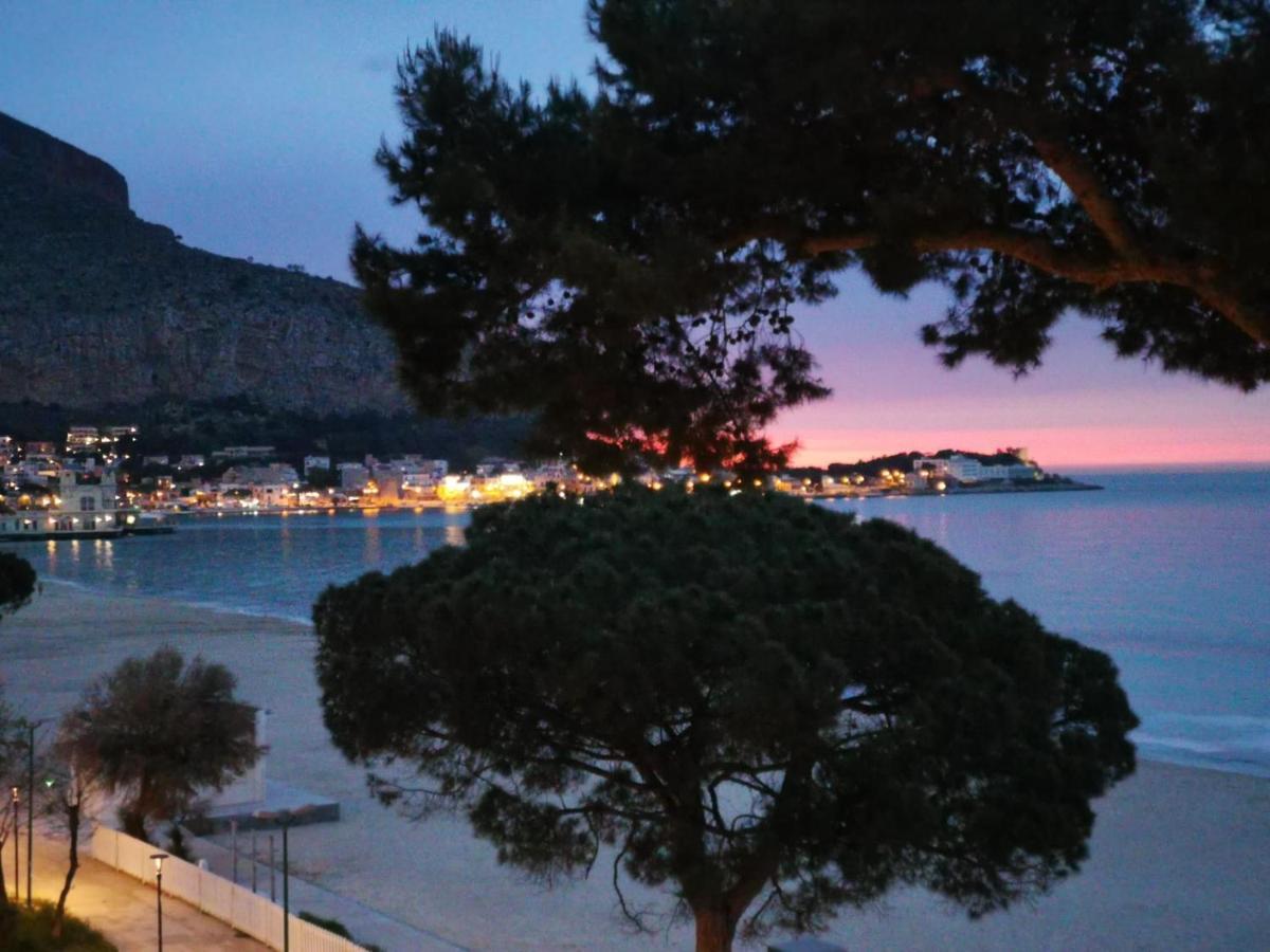 Il Cristallo Sul Mare Daire Mondello Dış mekan fotoğraf